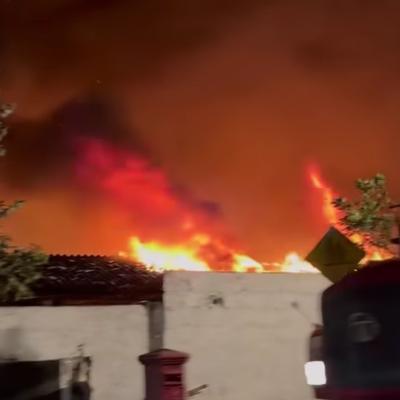 ගම්පොළ කර්මාන්ත ශාලාවක ගින්නක් (VIDEO)