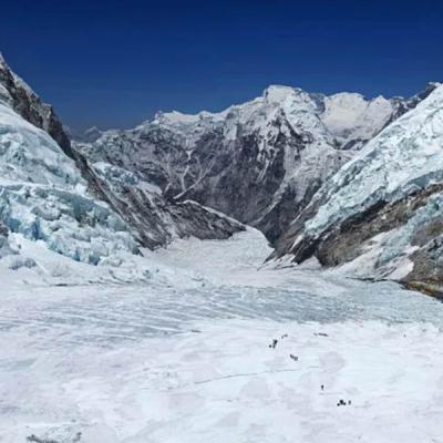 හිමාලය ආසන්න ගමකට අයිස් ගංවතුරක්