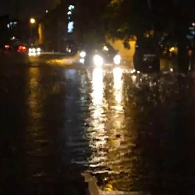 අධික වර්ෂාවෙන් කොළඹ මාර්ග යටවෙයි