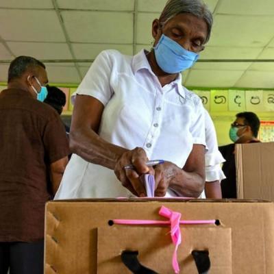 ඡන්ද කාඩ් මුද්‍රණයට බර ගාණක් වියදම්