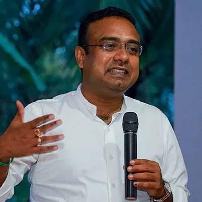 මනූෂ නානායක්කාර අල්ලස් කොමිසමේ අත්අඩංගුවට