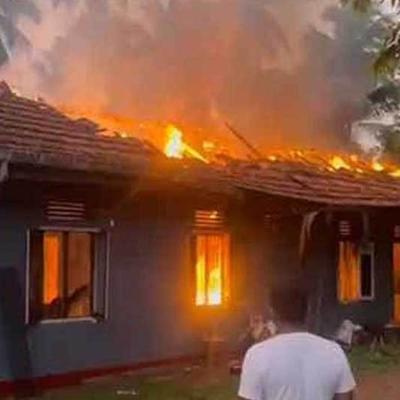 හොරණ සෙනෙහසේ කැදැල්ල ගිනිබත් වීමෙන් 11ක් මරුට - තුනක් අතුරුදන්