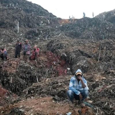 උගන්ඩාවේ කසල කන්දක් නාය යාමෙන් 17ක් මරුට