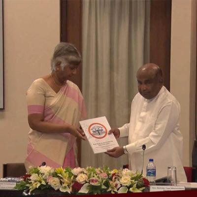 ස්ත්‍රී-පුරුෂ වැටුප් පරතරය පිළිබඳ වාර්තාවක් කථානායකවරයාට