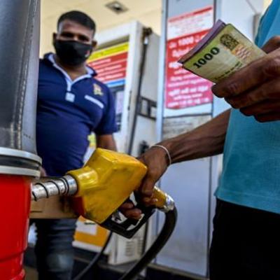 තෙල් හිඟයක් ගැන ව්‍යාජ පුවත්වලට නොරැවටෙන්න