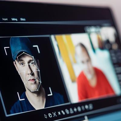 AI ඩීප්ෆේක්ස්වලට ඩෙන්මාර්කය අලුත්තෙන් නීති හදයි