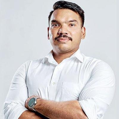 නාමල් අත්අඩංගුවට ගන්නැයි වරෙන්තුවක්