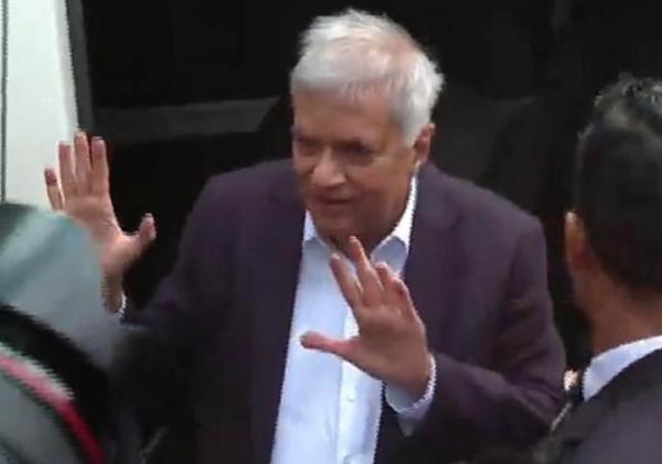 හිටපු ජනපති රනිල් අධිකරණයට රැගෙන එයි