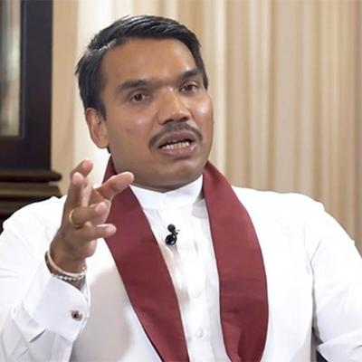 ආණ්ඩුව ඇවිල්ලා අවුරුදු එකහමාරකට වැඩියි තාම කරන්නෙ පහුගිය ආණ්ඩුවලට ඇඟිල්ල දික් කරන එක - නාමල්