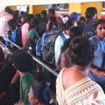 ගම්බිම් බලා යන ජනතාවට අදත් විශේෂ බස් රථ සහ දුම්රිය සේවා