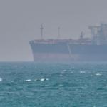 හෝමූස් සමුද්‍ර සන්ධියේදී නැව් දෙකකට වෙඩි