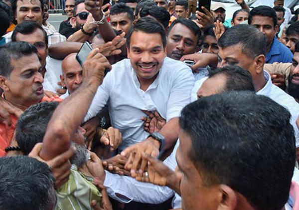 පක්ෂෙක ලේකම් කෙනෙක් කොහොමද ඡන්දෙ තියෙන දවස තීරණය කරන්නේ - නාමල්