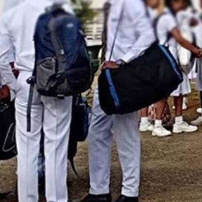මදුරු කරදරේ නිසා පාසැල් නිළ ඇඳුමේ වෙනසක්