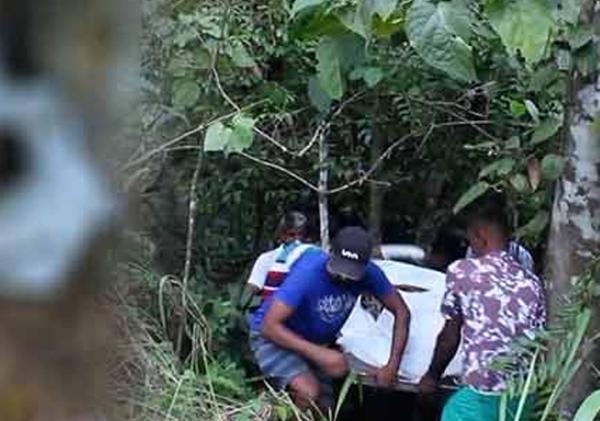 පැහැරගත් චීන ජාතිකයාගේ මළසිරුර ඇහැළියගොඩින් හමුවෙයි - රට පනින්න හැදූ චීන දෙන්නෙක් කොටුවෙයි
