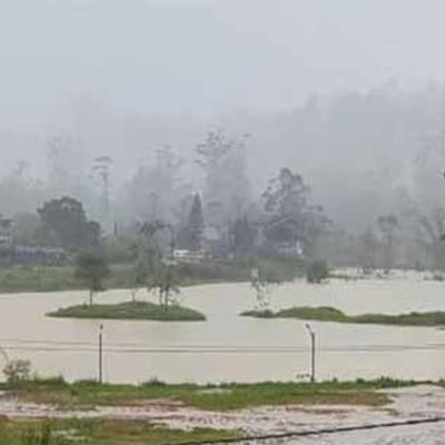 ඩෙවෝන් ඇළ පිටාර ගලයි : නිවාස 40ක් ජලයෙන් යටවෙයි