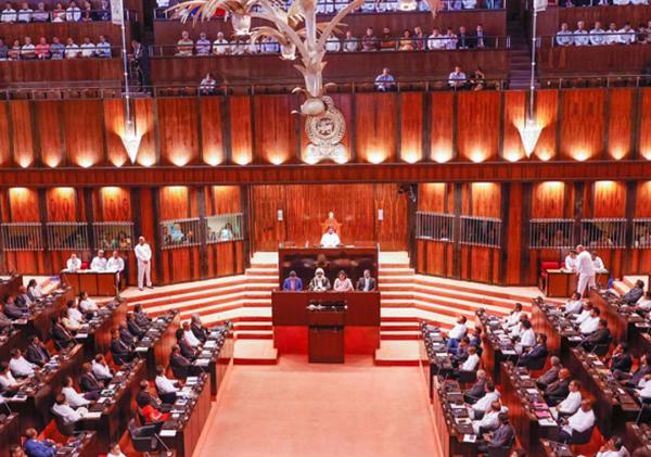 ආණ්ඩුක්‍රම ව්‍යවස්ථාව සහ අධිකරණ සංවිධාන පනත සංශෝධනය කිරීමට අනුමැතිය