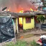 ග්‍රෑන්ඩ්පාස් ගින්න : නිවාස 15ක් සම්පූර්ණයෙන් විනාශයි