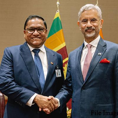 ඇමති විජිත ආයෙත් ඉන්දීය විදේශ කටයුතු ඇමති හමුවෙලා